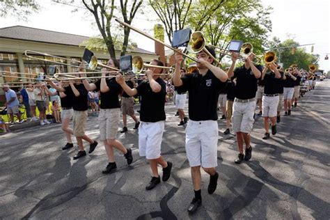 Perrysburgs Parade Memorial Day Honored The Blade