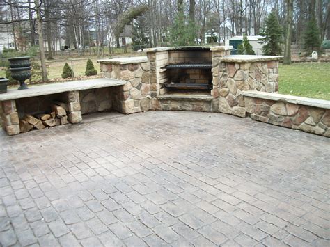 See more ideas about modern driveway, cobblestone, paving pattern. Cobblestone stamped concrete patio with outdoor cooking ...