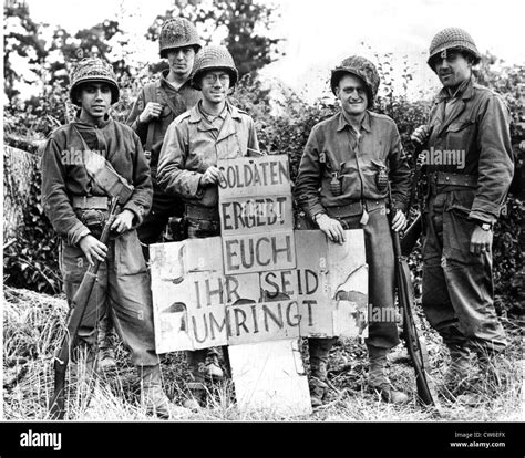 Americans Urge German Surrender In Normandy June 1944 Stock Photo Alamy