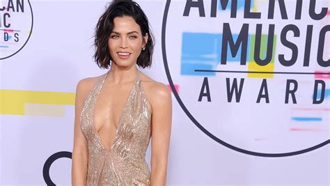 American Music Awards Best And Worst Dressed Stars Selena Gomez Wins