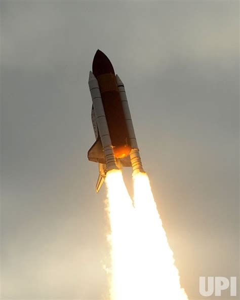 Photo Nasas Space Shuttle Endeavourlaunches From The Kennedy Space