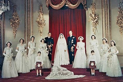 Queen elizabeth ii's tiara broke on her wedding. The Queen celebrates 65 years of marriage - Articles ...