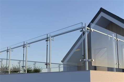 9 Types Modern Style Glass Balcony Railing Designs