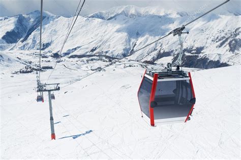 The Gondola Lift To The Ski Resort Stock Photo By ©artranq 113155824