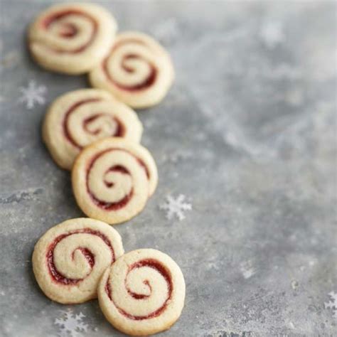 Vanillekipferl austrian vanilla crescent cookies the. Linzer Pinwheels