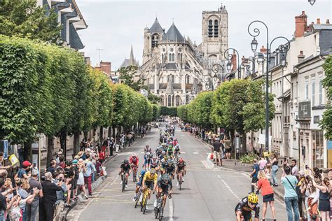 Why the Tour de France is the World's Most Beautiful Race ...