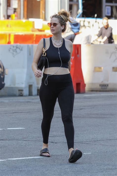 Jennifer Lawrence In Spandex While Heading To A Work Out Session In