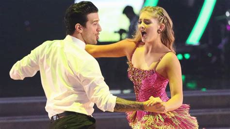 ‘dancing With The Stars 2015 ‘hunger Games Star Willow Shields Voted