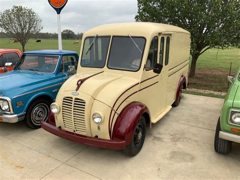 1955 Divco Milk Truck Street Dreams