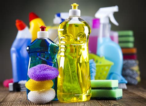 Atenção! Produtos de limpeza podem causar alergias e explosões - Inconfidência