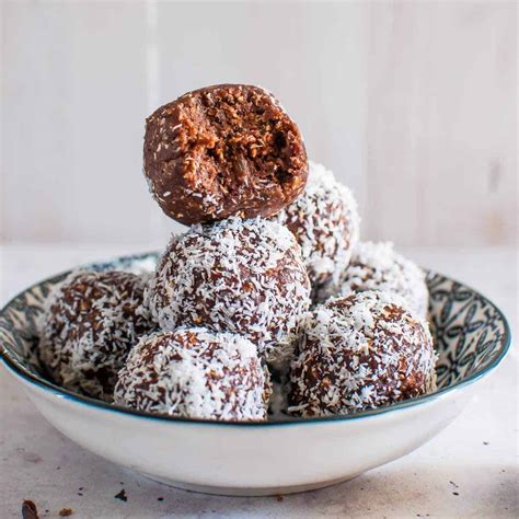 Delicious And Nutritious Date And Cacao Bliss Balls For A Healthy Treat