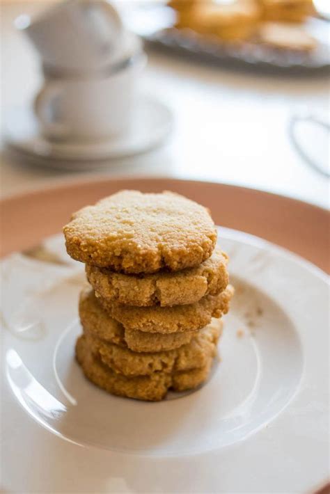 Almond flour is a simple refined flour substitute for more wholesome paleo cookies and other low carb desserts. Optin (AMP): Keto Diet Food List | Almond flour cookies ...