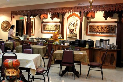 Saravanaa bhavan has a total of 33 branches in india and 47 others around. Annalakshmi Vegetarian Restaurant @ Brickfields