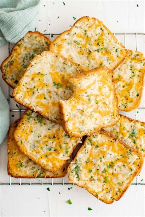 The Best Garlic Cheese Toast
