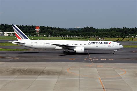 F Gsqi Boeing 777 300er Of Air France At Narita International Airport