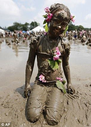 Nude Girl Covered In Dirt Telegraph
