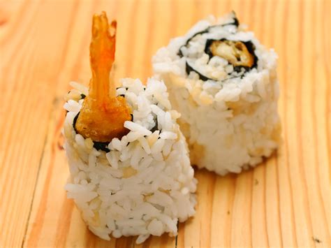We always order shrimp tempura roll when eating out at our favorite japanese restaurant. How to Make a Shrimp Tempura Roll: 5 Steps (with Pictures)