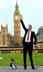 Worlds Tallest Man Sultan Kosen Will Star In Achieving The Impossible Daily Mail Online