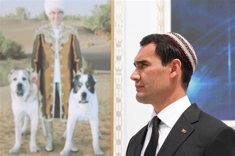Turkménistan Dictature Adoration Des Chevaux Et Culte De La Personnalité En Asie Centrale