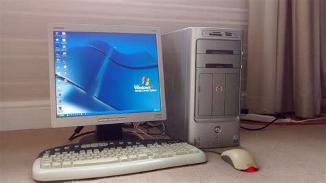 Media Centre Edition Hp Pavilion Desktop Pc With Monitor Keyboard And