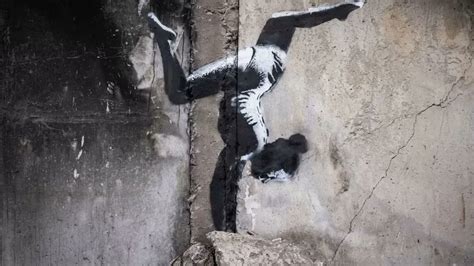 Bansky “aparece” En Ucrania Ridiculizando A Putin Con Tres Graffitis