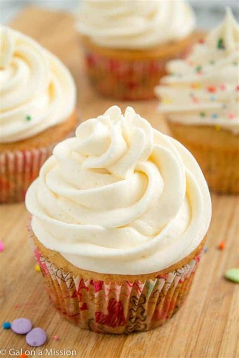 vanilla cupcake recipe and buttercream frosting cupcakes buttercream vanilla bean frosting