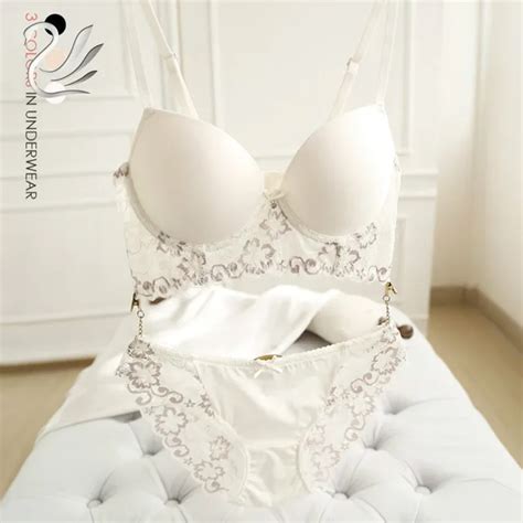 2018 New Vanlo Brand Women Fashion 2018 New Noble Sexy Lace Embroidery Adjusted Straps Bra Set