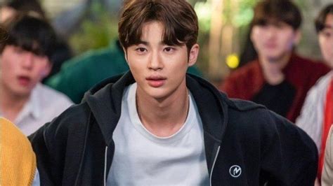 Biodata Byeon Woo Seok Pemeran Drama Korea Record Of Youth Dan Sederet