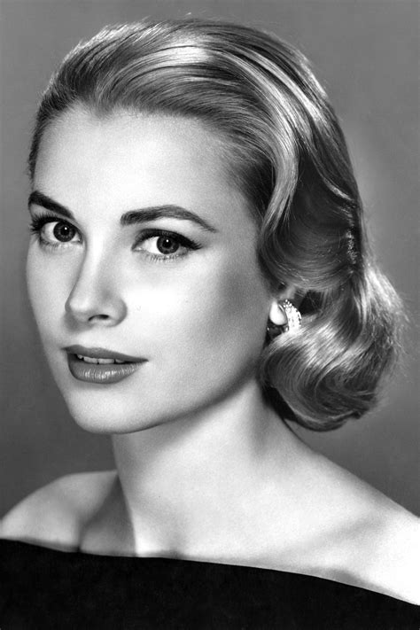 Grace Kelly Has The Mid Length Formal Look Down 50s Hairstyles