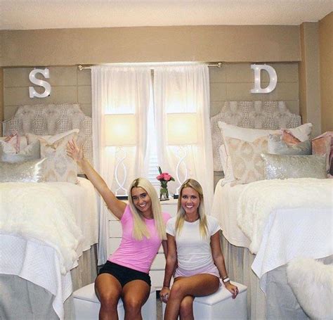 15 unique ways ole miss girls are decorating their dorm rooms ole miss dorm rooms ole miss