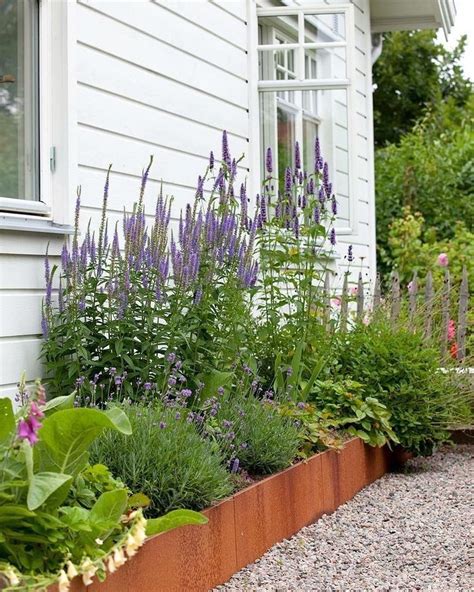 Incredible Flower Bed Design Ideas For Your Small Front Landscaping17