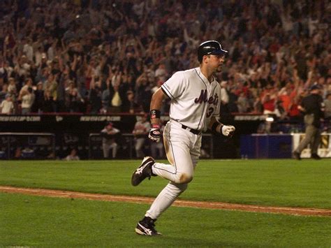 Wake Up With Mike Piazzas Home Run In The First Game In Ny After 911