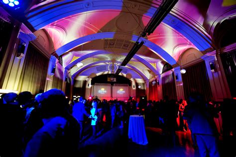 Who wouldn't be gobsmacked walking into a conference center with projection mapping, you can turn the boring ceiling into a beauty to behold. illuminart® » Adelaide Film Festival Launch: Ceiling ...