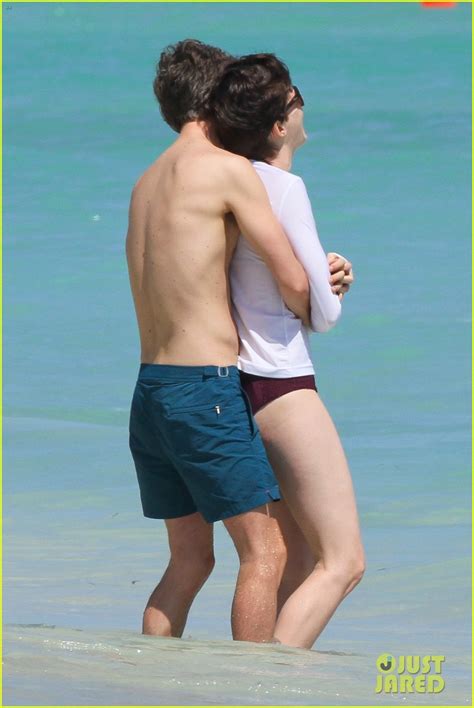 Anne Hathaway And Husband Adam Shulman Display Tons Of Pda At The Beach
