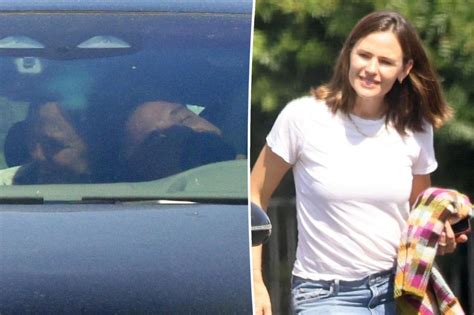 Exes Ben Affleck And Jennifer Garner Share Intimate Moment Inside Car Together Rpopculturechat