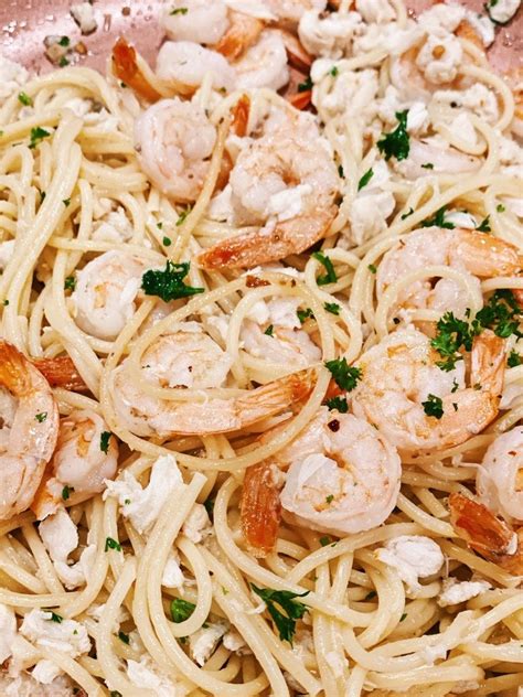 Learn how to cook great imitation crab and pasta spinach. Shrimp and Crab Pasta in White Wine Sauce | Besos, Alina ...