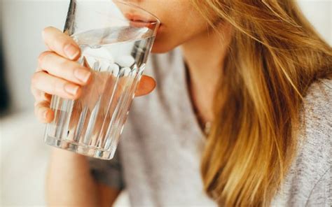 Over Drinking What Happens If You Drink Too Much Water Habits And Routines