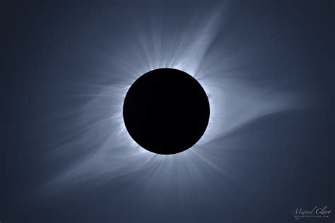 Watch The Suns Elusive Corona Appear In Time Lapse Solar Eclipse Video