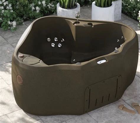 5 Best Small Hot Tubs [inflatable And Hard Shell] Byrossi