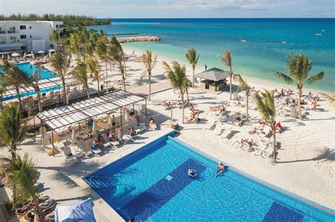 Why You Should Book A Stay At The New Riu Reggae Travelista73