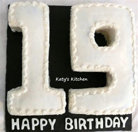 Katys Kitchen Number Cake For A 19 Year Old