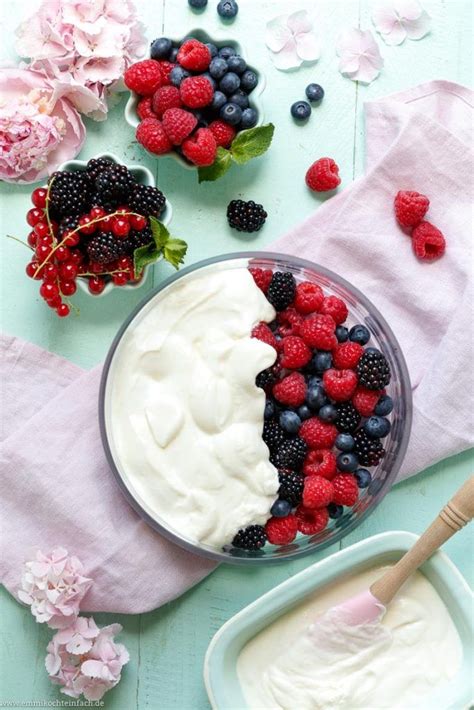 300 g butter, 5 eigelbe, 450 g mehl, 1 p. Beeren Schichtdessert mit Quark und Frischkäse ...