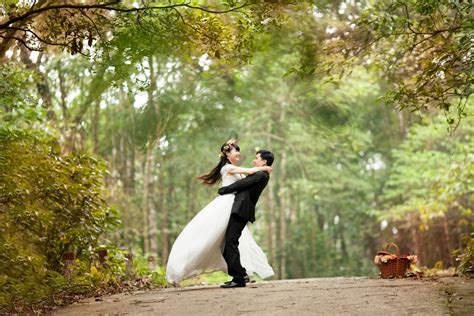 무료 이미지 여자 사진술 애정 댄스 가을 두 로맨스 혼례 신부 신랑 옥외 의식 행복 삼림지 수