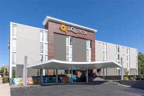 La Quinta Inn And Suites By Wyndham Tulsa Downtownroute 66 Tulsa Ok