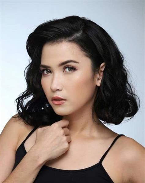 6 artis cantik indonesia yang belum menikah di usia 30 an nomor 5