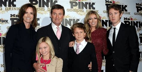 Paulina Gretzky Is Dustin Johnsons Wife Bio Net Worth 10