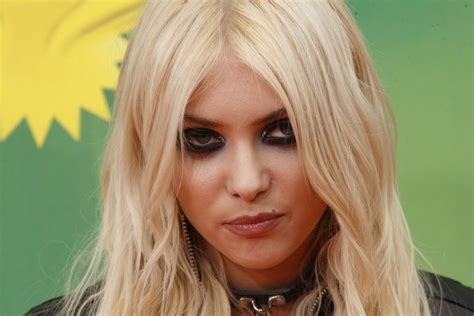Taylor Momsen Flashes At Festival Pictures