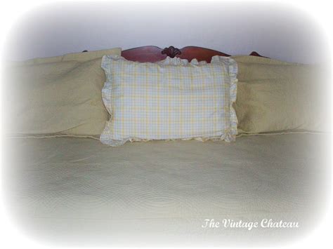 The Vintage Chateau: Pillow Project