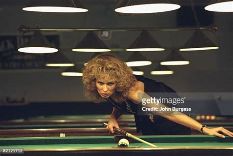 Female Pool Player In The World Fotografías E Imágenes De Stock Getty