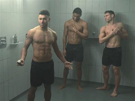 Lucky Perrie Edwards See Alex Oxlade Chamberlain S Hot Body In Shower